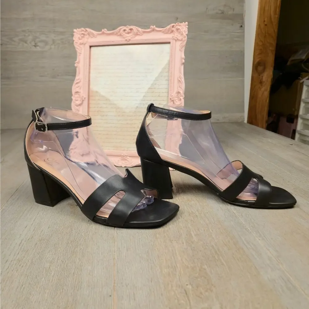 Yoki Tavin Women's Black Block Heel Ankle strap Shoe 9 New